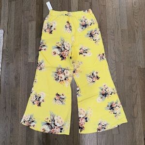 NWT Anthropologie Yellow Floral Culottes
- Size 8